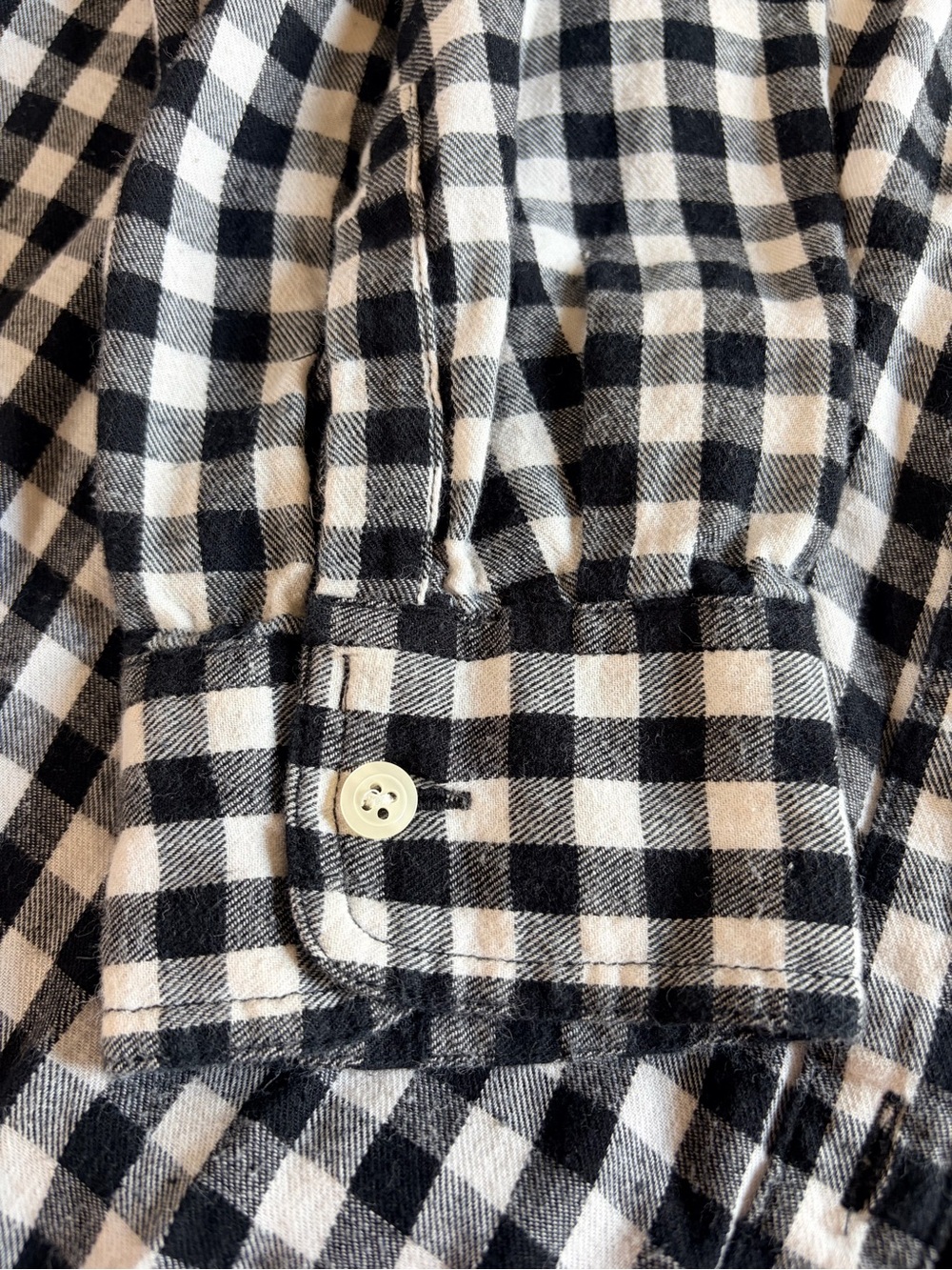 Old Navy Black and White Gingham Button-Down Shirt - Picture 4 of 7